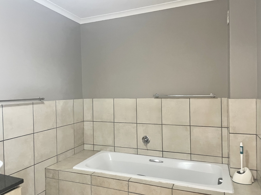3 Bedroom Property for Sale in Villa Diamante Western Cape